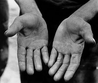 Las manos de Leo. Débora Ramos