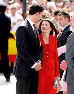 Dña. Letizia, una Princesa de rojo. Descubre todas las ocasiones en las que  ha elegido este color