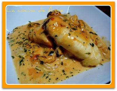 MERLUZA CON SALSA DE MARISCO