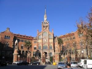 Descubre la Barcelona modernista desde los mejores hostales