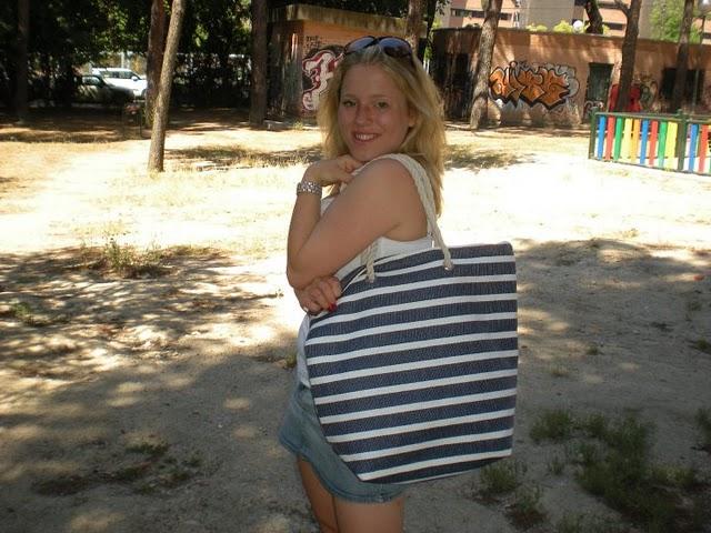 Un estupendo regalo: bolso de rafia marinero