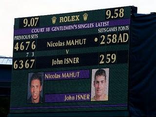 El partido de tenis más largo de la historia: Mahut-Isner: 59-59 en el quinto set, y hoy continúa