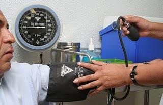 35 por ciento de los mexicanos padecen presión arterial alta: IMSS