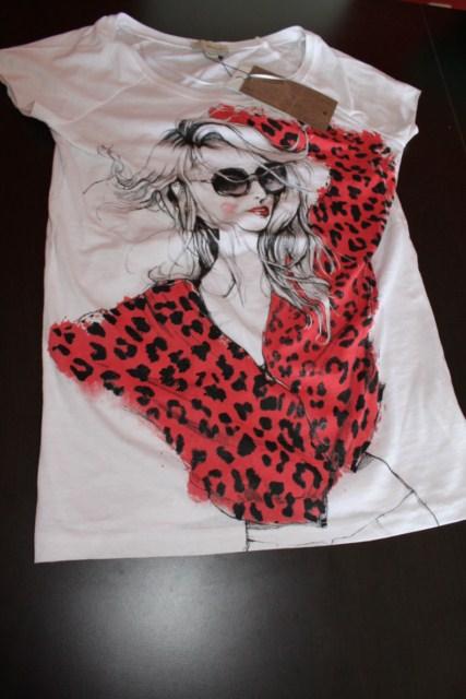 camiseta chica estampada leopardo rojo