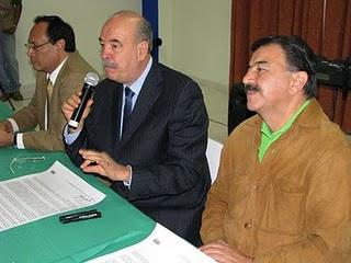 Firma candidato a la gobernatura de Tlaxcala compromiso con Libertad de Expresión