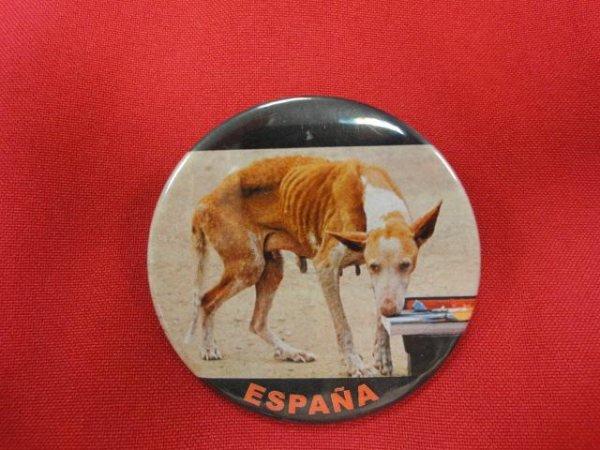 Chapas a favor de los perritos de Adaana