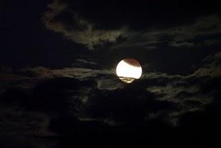 Un eclipse lunar parcial