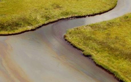 s27_23913761 El vertido continúa