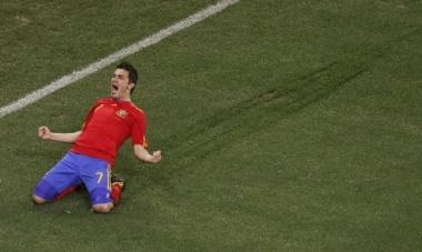 Spain's David Villa celebrates his goal during the 2010 World Cup second round soccer match against Portugal at Green Point stadium in Cape Town June 29, 2010. REUTERS/Oleg Popov (SOUTH AFRICA - Tags: SPORT SOCCER WORLD CUP)