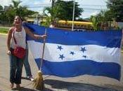Honduras: Feministas resistencia lavan vergüenza nacional