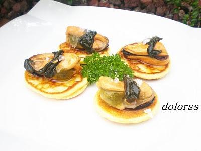 BLINIS CON MEJILLONES Y ALGAS EN ESCABECHE