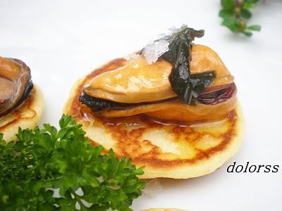 BLINIS CON MEJILLONES Y ALGAS EN ESCABECHE