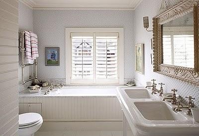 Reformar un baño: ¿en blanco o en color?