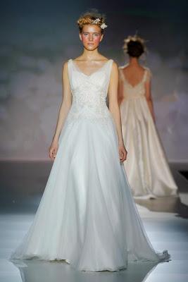 VICTORIO & LUCCHINO: AMOR DE MARGARITA 2014-Barcelona Bridal Week 2013-
