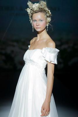 VICTORIO & LUCCHINO: AMOR DE MARGARITA 2014-Barcelona Bridal Week 2013-