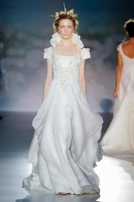 VICTORIO & LUCCHINO: AMOR DE MARGARITA 2014-Barcelona Bridal Week 2013-