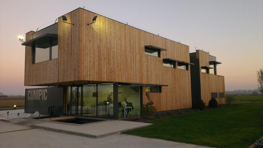 Moderno edificio para la cría de mascotas: sede de CUNIPIC en España
