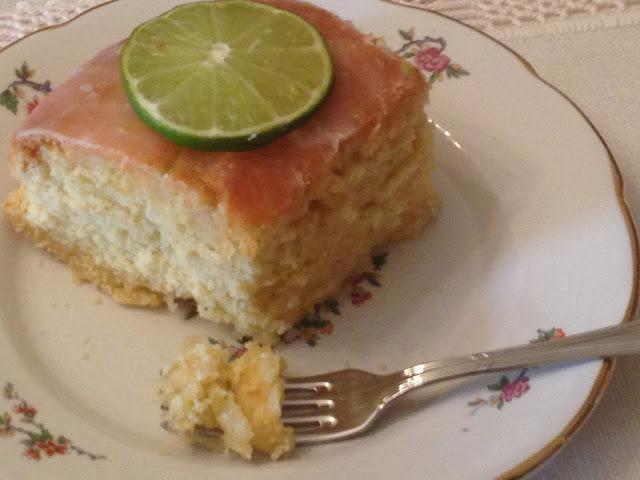 Tarta de gin tonic con glaseado de ginebra y lima