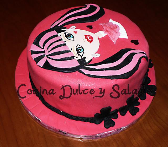 Tarta Draculaura (Monsters) para Lucía