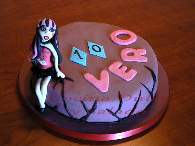 Tarta Draculaura Fondant