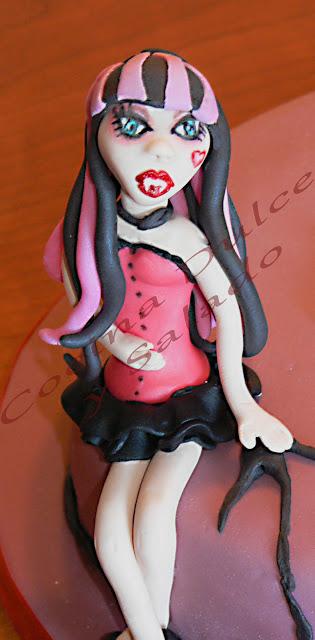 Tarta Draculaura Fondant