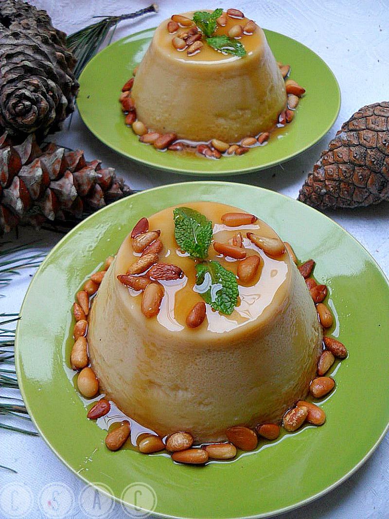 Flan de piñones y miel