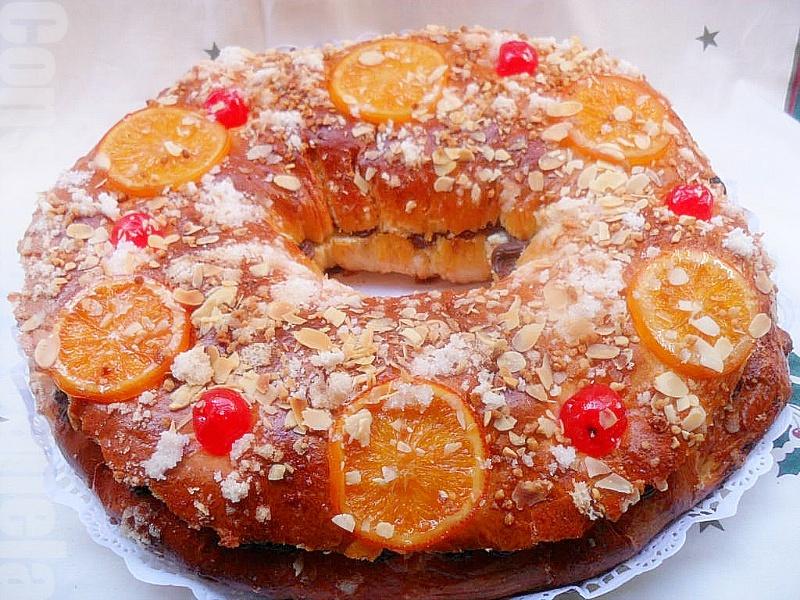 Roscón de Reyes relleno de crema pastelera de chocolate