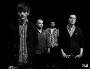 foto-pull my strings