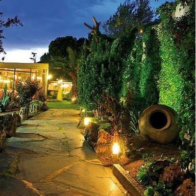 Como Iluminar nuestro Jardín Como Iluminar nuestro Jardín