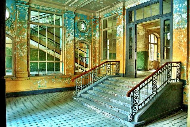 El sanatorio abandonado en el que estuvo ingresado Hitler. 32 fotografías.