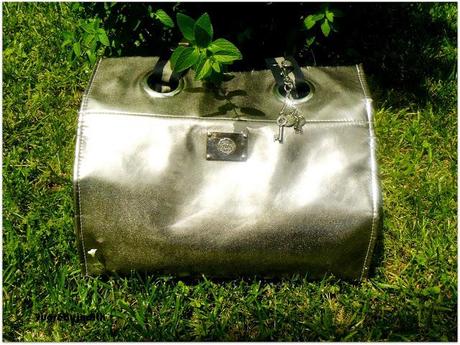 TWO LOOKS AND A PRESENTATION TWO LOOKS AND A PRESENTATION