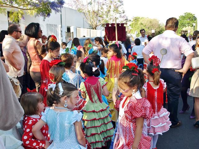 La Cruz de Mayo del Colegio Los Rosales. (2): la procesión.