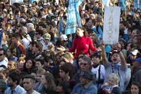FIESTA POPULAR EN LOS FESTEJOS POR LA REVOLUCION DE MAYO