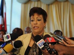 Médicos dominicanos inician paros por aumento salarial.