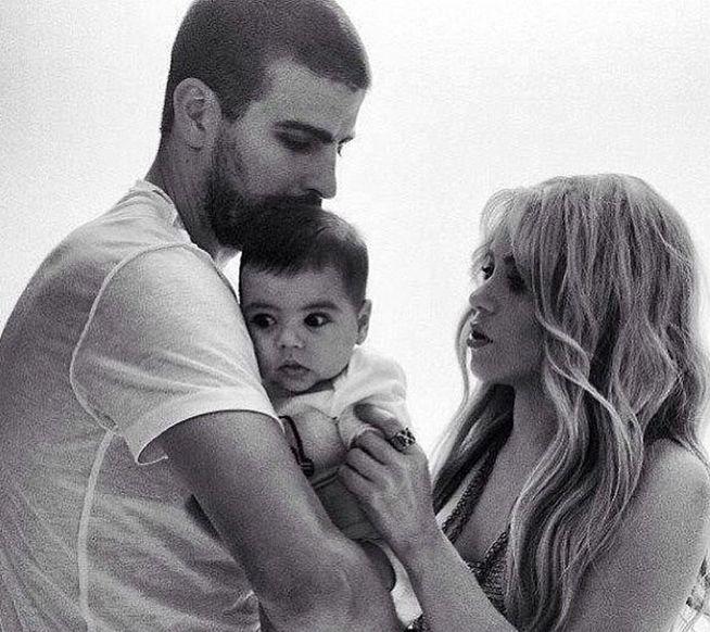 Foto de familia: Gerard Piqué, Shakira y Milan