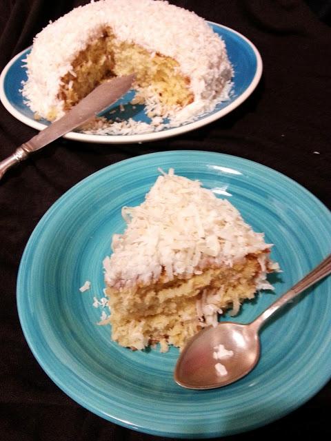 PASTEL DE COCO CON FROSTING VEGANO