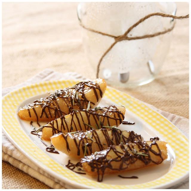 receta: peras caramelizadas con chocolate y romero - recipe:caramelized pears with chocolate and rosemary