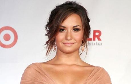 Demi Lovato vende ropa en Ebay para caridad