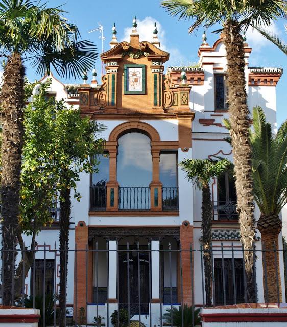 Un escudo heráldico en Villa Adelaida.
