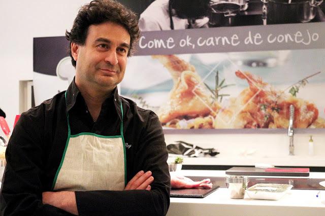 Conejo a la cazadora. Come ok, come carne de conejo. Cocinando al lado de Pepe Rodríguez Rey