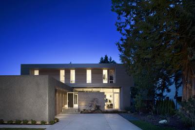 Crescent Beach, una Casa Minimalista de Mar