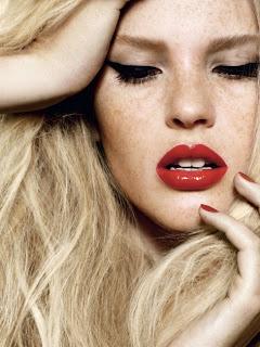 COMO MAQUILLAR LOS LABIOS EN TONOS ROJOS