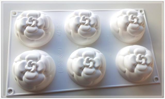 Gelatina de limón con fresas naturales