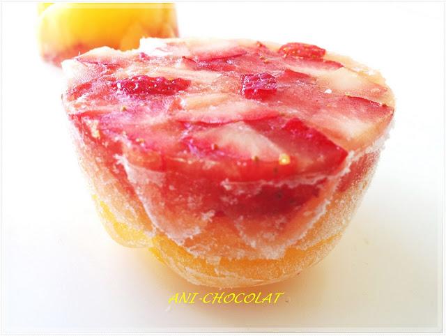 Gelatina de limón con fresas naturales