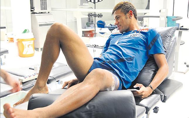 Neymar pasó un reconocimiento médico que le hizo el Madrid en 2011 | Foto: SANTOS FC