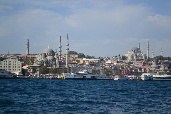 Las mezquitas dan forma a la ciudad, formando el paisaje que se ve desde el Bósforo