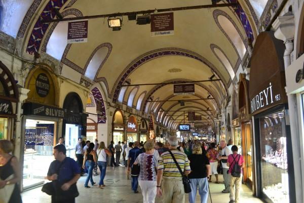 Calle principal del Grand Bazaar de Estambul