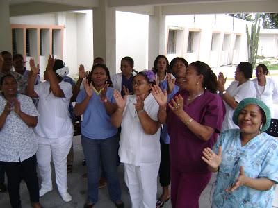 Enfermeras paralizan hospital San Bartolomé de Neiba.