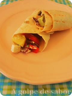 Burritos de verduras asadas y queso feta