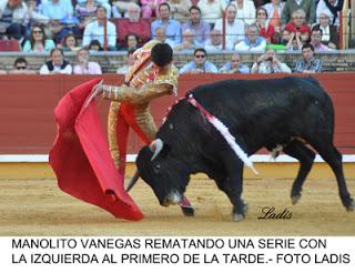 SEGUNDA NOVILLADA DE FERIA DE CÓRDOBA:   TARDE TRIUNFAL PARA LOS TOREROS Y EL GANADERO